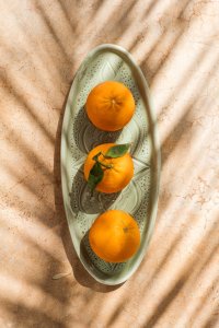 GOLD BLACK HOLLOW PLATE