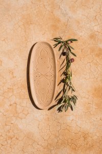 GOLD BLACK HOLLOW PLATE