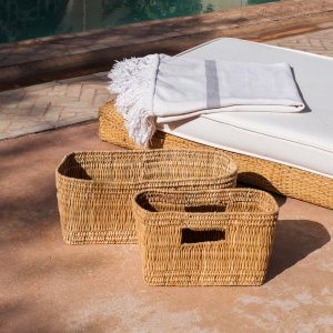 SERIES OF 2 PALM BASKETS